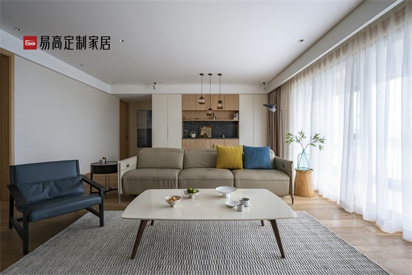 現(xiàn)代簡約風格家具的優(yōu)點是什么？